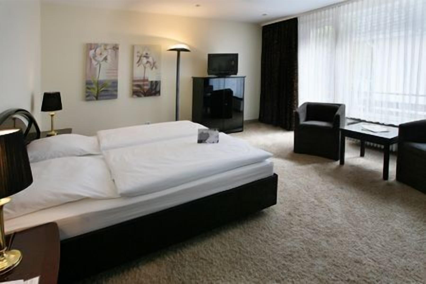 Hotel & Spa Waldecker Hof 维林根 外观 照片